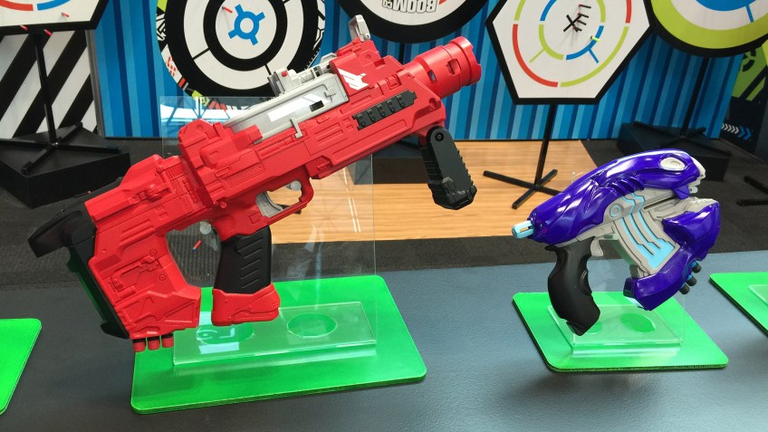 BOOMCo Halo 5 SMG and Plasma Pistol
